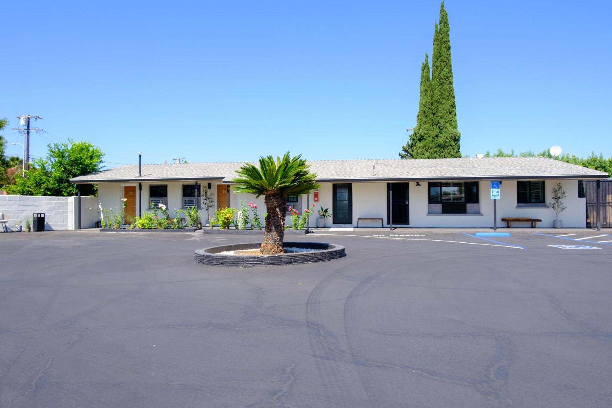 Adobe Inn Monterey Park Eksteriør bilde