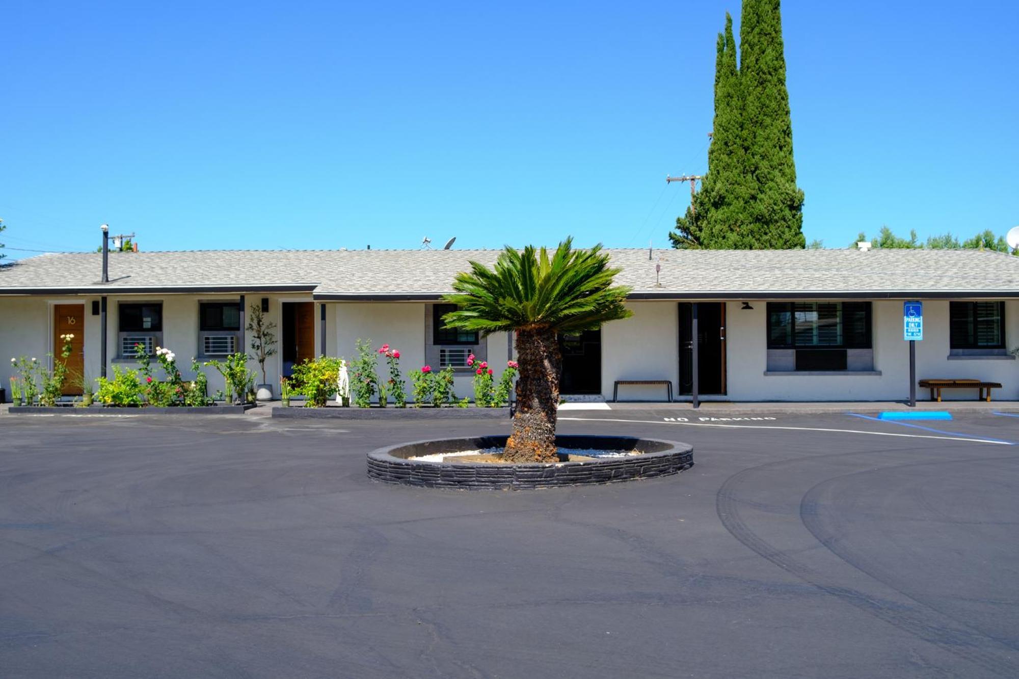 Adobe Inn Monterey Park Eksteriør bilde